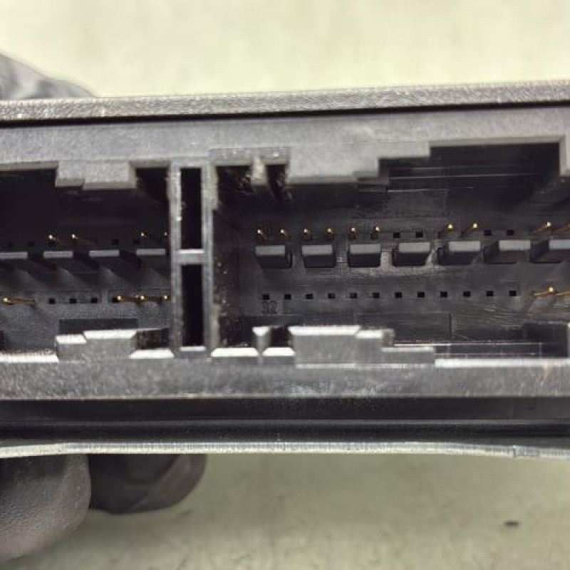 Boitier air bag PEUGEOT 208 1 Photo n°3