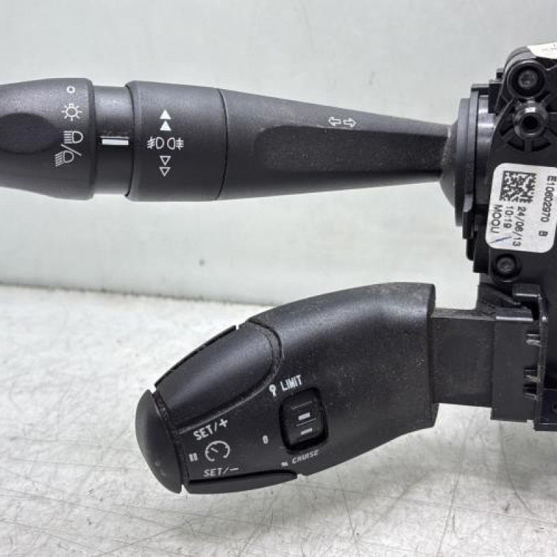 Com (Bloc Contacteur Tournant+Commodo Essuie Glace+Commodo Phare) PEUGEOT 208 1 Photo n°3