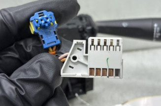 Com (Bloc Contacteur Tournant+Commodo Essuie Glace+Commodo Phare) PEUGEOT 208 1