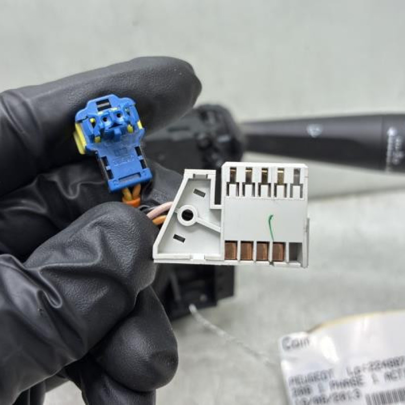 Com (Bloc Contacteur Tournant+Commodo Essuie Glace+Commodo Phare) PEUGEOT 208 1 Photo n°4