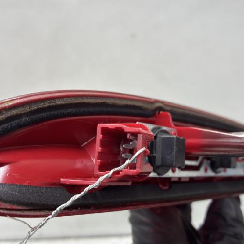 Feu arriere stop central PEUGEOT 208 1 Photo n°3