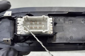 Interrupteur de leve vitre avant droit PEUGEOT 208 1