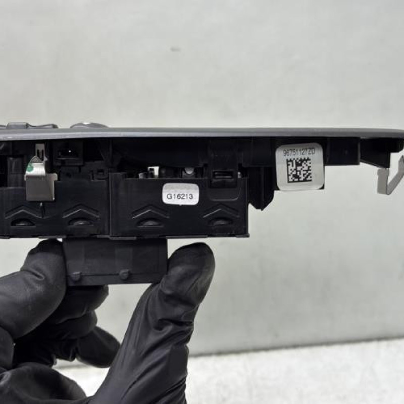 Interrupteur de leve vitre avant gauche PEUGEOT 208 1 Photo n°2