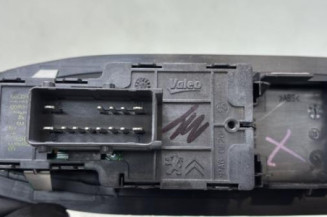 Interrupteur de leve vitre avant gauche PEUGEOT 208 1