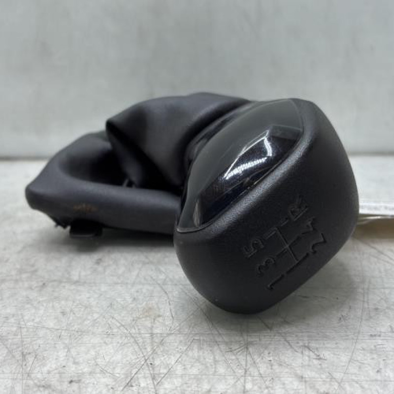 Pommeau de vitesses PEUGEOT 208 1 Photo n°1