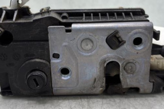 Serrure avant gauche PEUGEOT 208 1