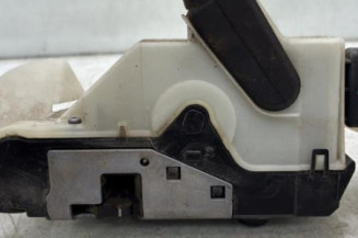 Serrure avant gauche PEUGEOT 208 1