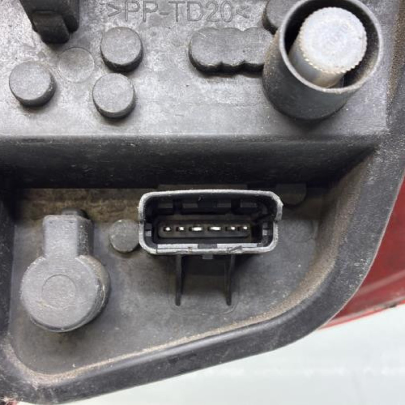 Feu arriere principal gauche (feux) RENAULT CLIO 3 Photo n°3