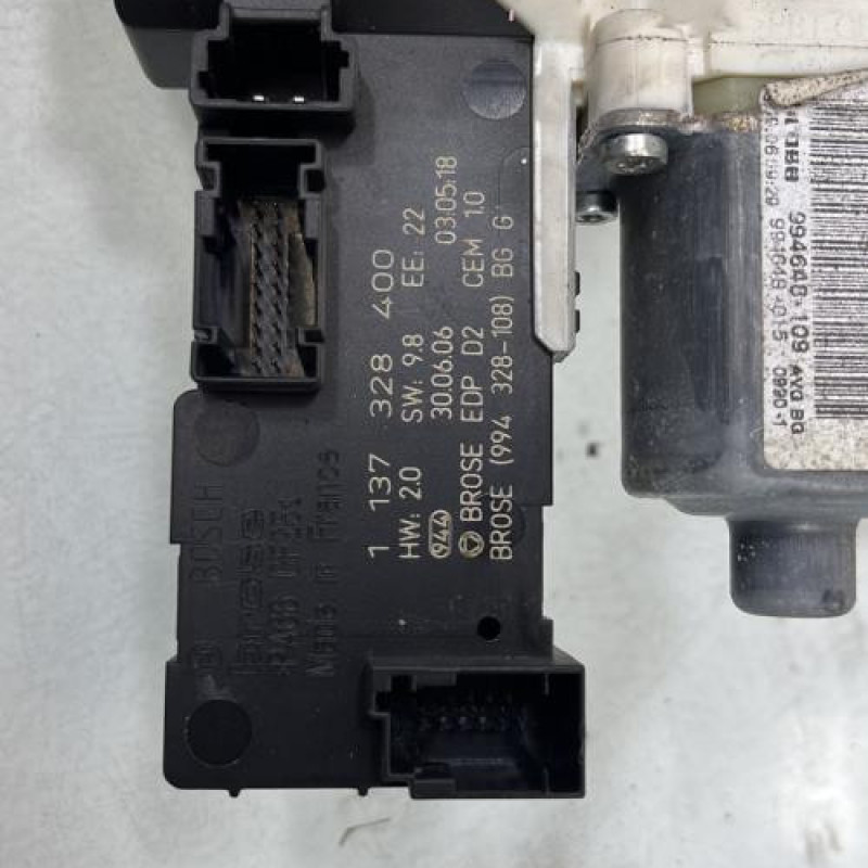 Leve vitre electrique avant gauche PEUGEOT 407 Photo n°4