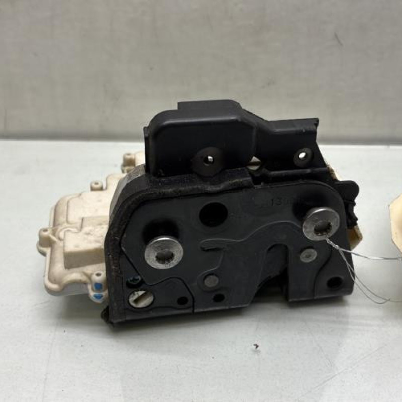 Serrure arriere droit AUDI A6 3 Photo n°1