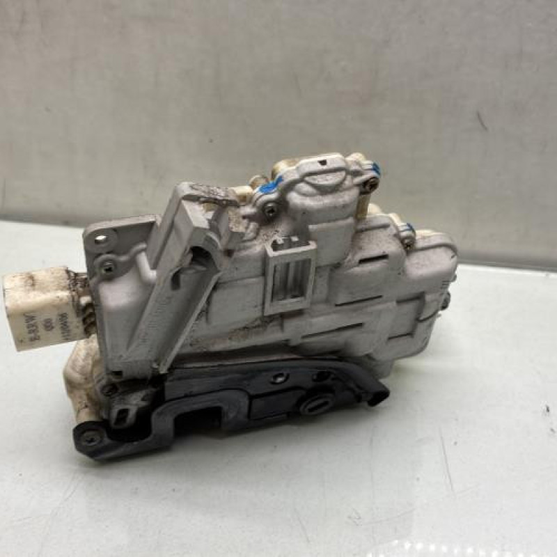 Serrure arriere droit AUDI A6 3 Photo n°3