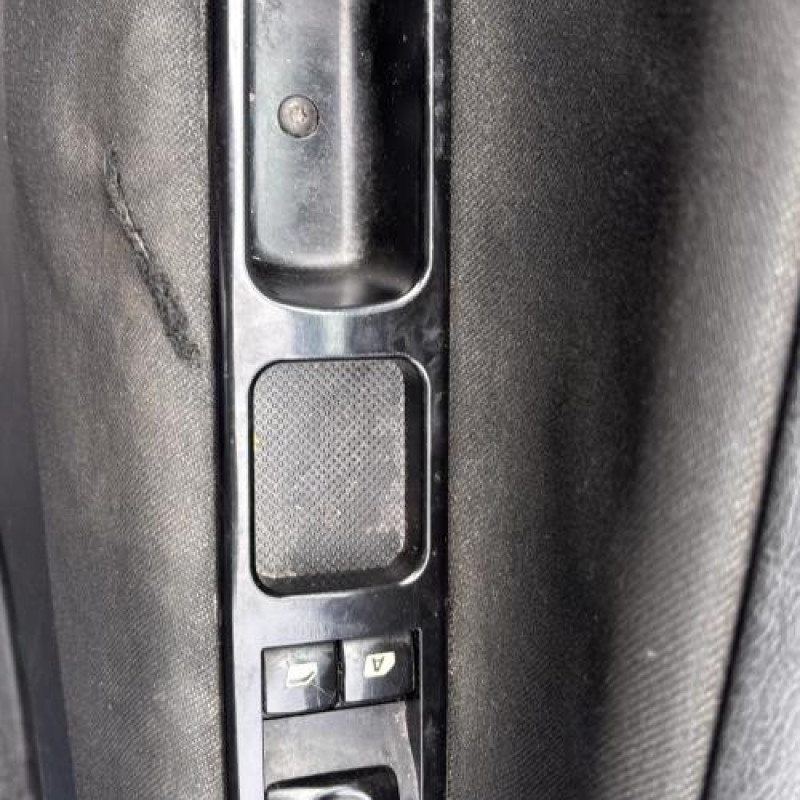 Feu arriere stop central PEUGEOT 207 Photo n°16