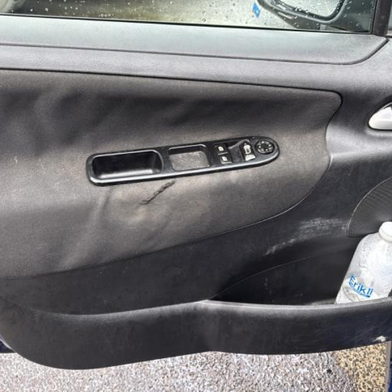 Feu arriere stop central PEUGEOT 207 Photo n°18