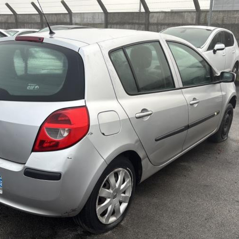 Aile avant droit RENAULT CLIO 3 Photo n°7
