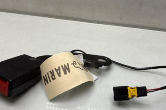 Attache ceinture arriere droit PEUGEOT 5008 1