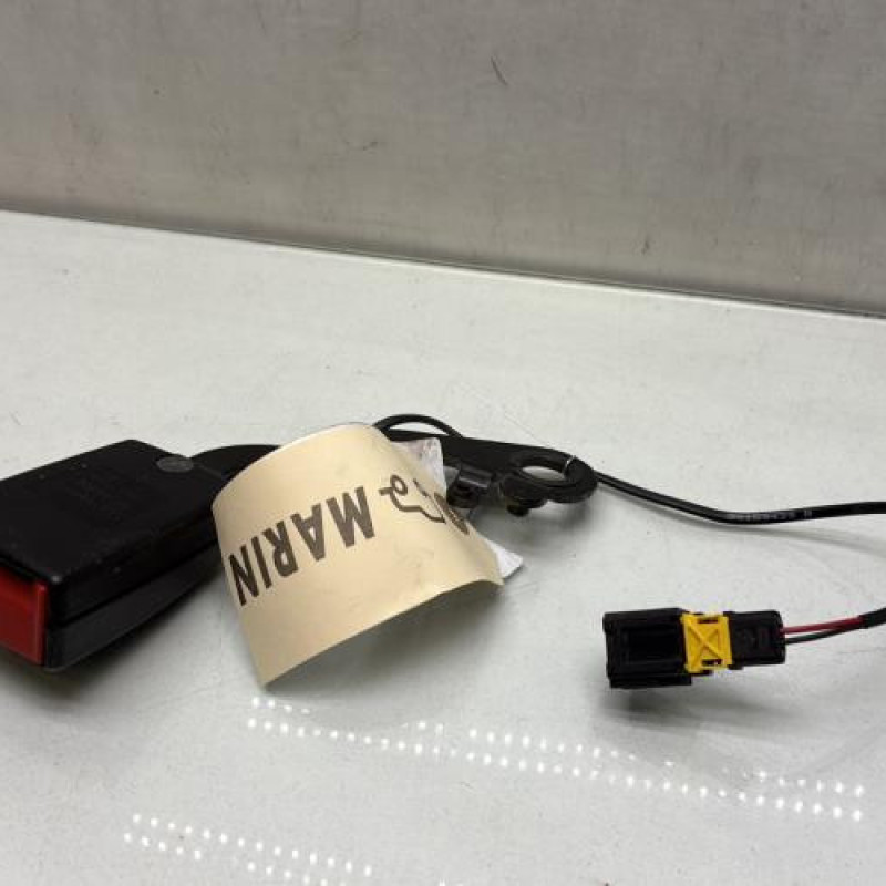 Attache ceinture arriere droit PEUGEOT 5008 1 Photo n°2