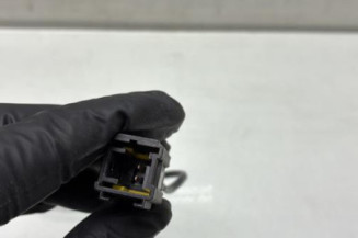 Attache ceinture arriere droit PEUGEOT 5008 1