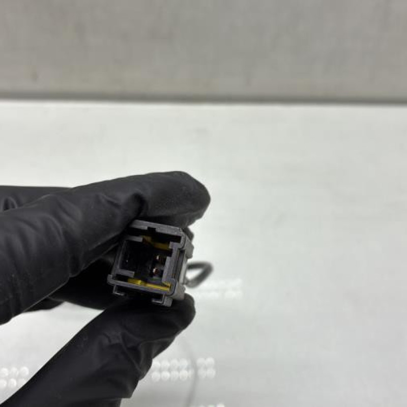 Attache ceinture arriere droit PEUGEOT 5008 1 Photo n°3