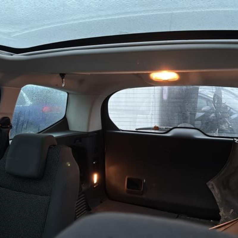 Attache ceinture arriere droit PEUGEOT 5008 1 Photo n°14