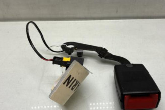 Attache ceinture arriere gauche PEUGEOT 5008 1