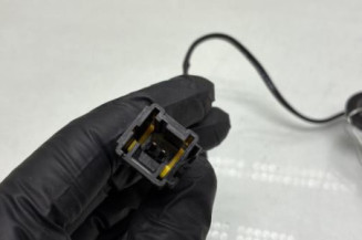 Attache ceinture arriere gauche PEUGEOT 5008 1