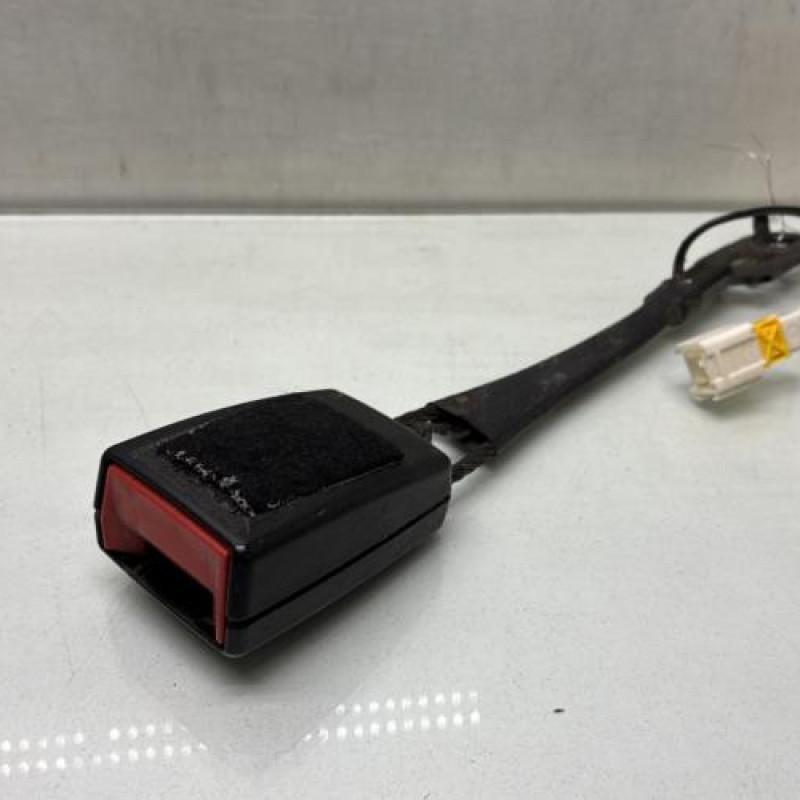 Attache ceinture avant gauche PEUGEOT 5008 1 Photo n°1