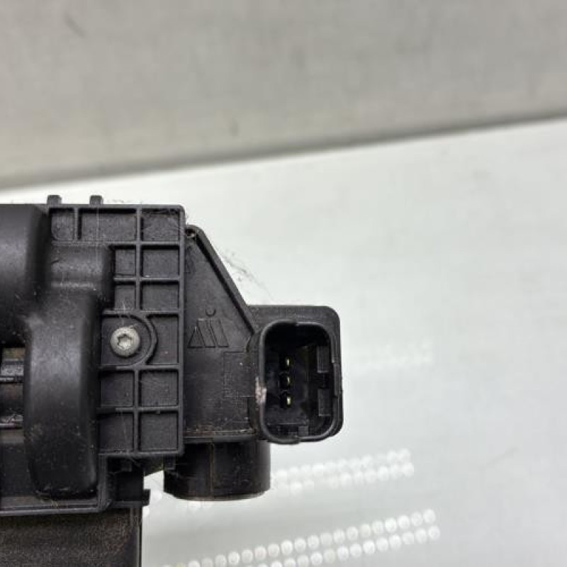 Serrure de coffre PEUGEOT 5008 1 Photo n°2