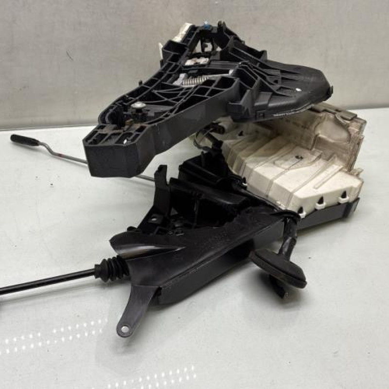 Serrure avant gauche MERCEDES CLASSE A 169 Photo n°2