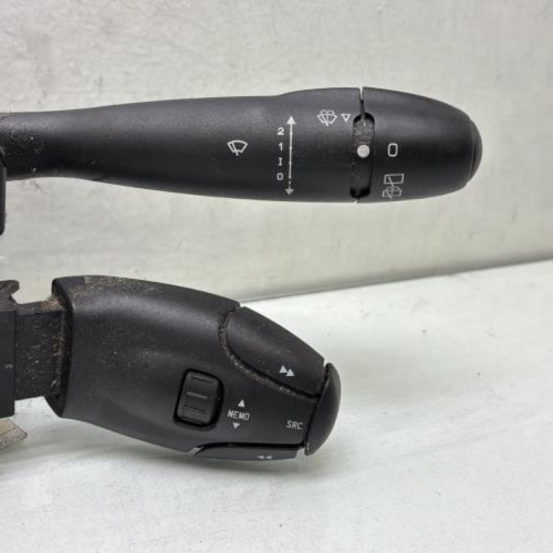 Com (Bloc Contacteur Tournant+Commodo Essuie Glace+Commodo Phare) PEUGEOT 206+ Photo n°4