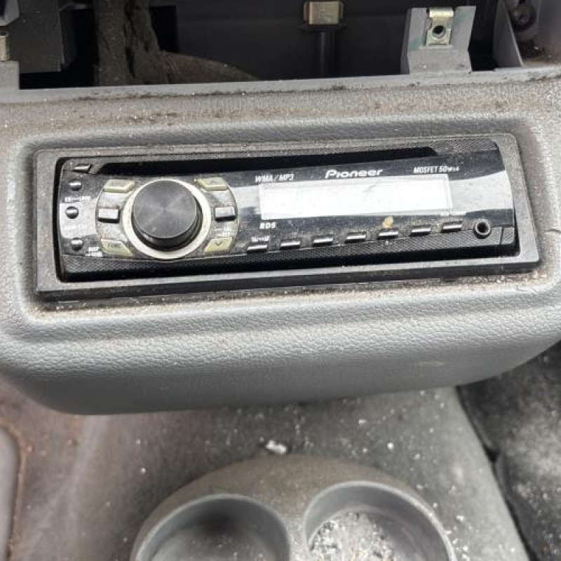 Attache ceinture arriere droit RENAULT TWINGO 1 Photo n°19