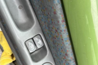 Poignee interieur avant gauche RENAULT TWINGO 1