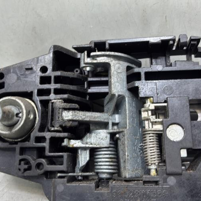 Poignee porte avant gauche PEUGEOT 308 2 Photo n°3