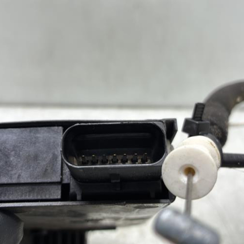 Serrure avant gauche PEUGEOT 308 2 Photo n°8