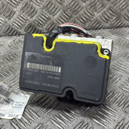 Bloc ABS (freins anti-blocage) TOYOTA YARIS 2 Photo n°1