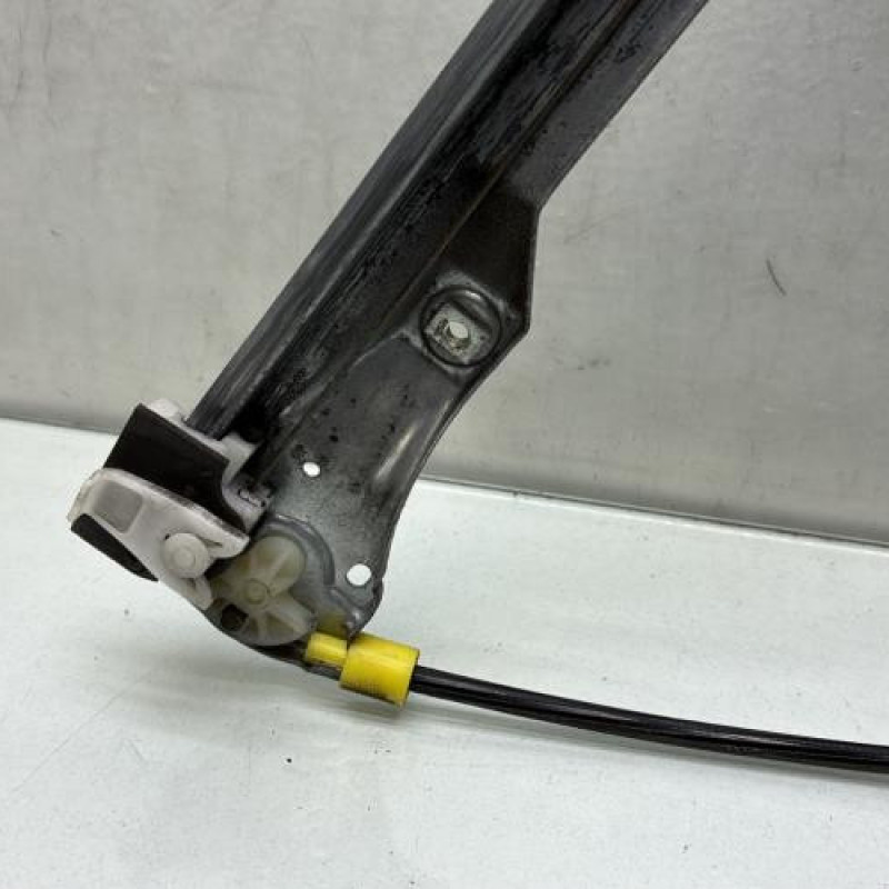 Leve vitre electrique avant gauche RENAULT CLIO 2 Photo n°2