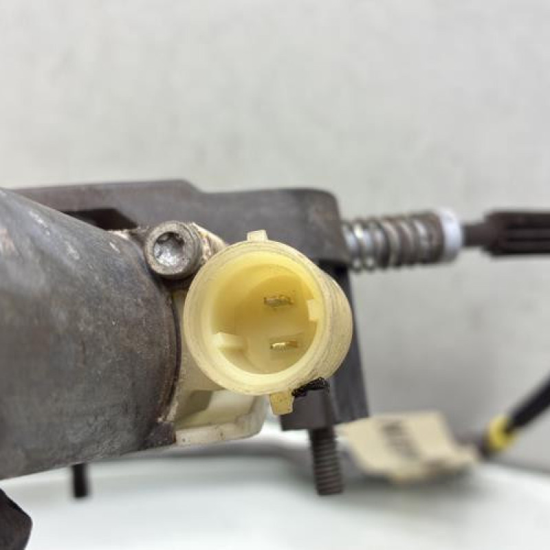 Leve vitre electrique avant gauche RENAULT CLIO 2 Photo n°8