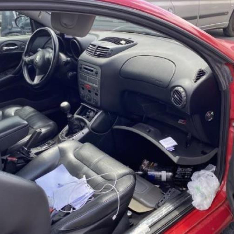 Feu arriere principal droit (feux) ALFA ROMEO GT Photo n°9