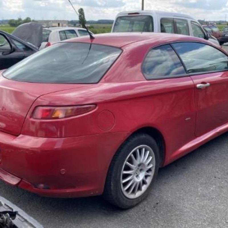 Feu arriere principal gauche (feux) ALFA ROMEO GT Photo n°4
