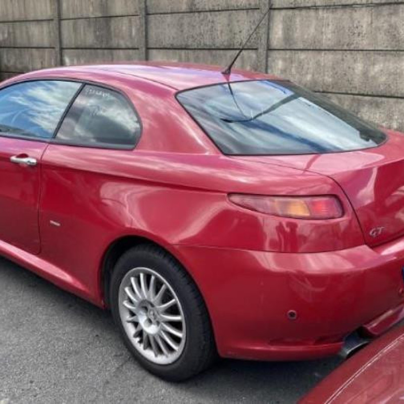 Feu arriere principal gauche (feux) ALFA ROMEO GT Photo n°16