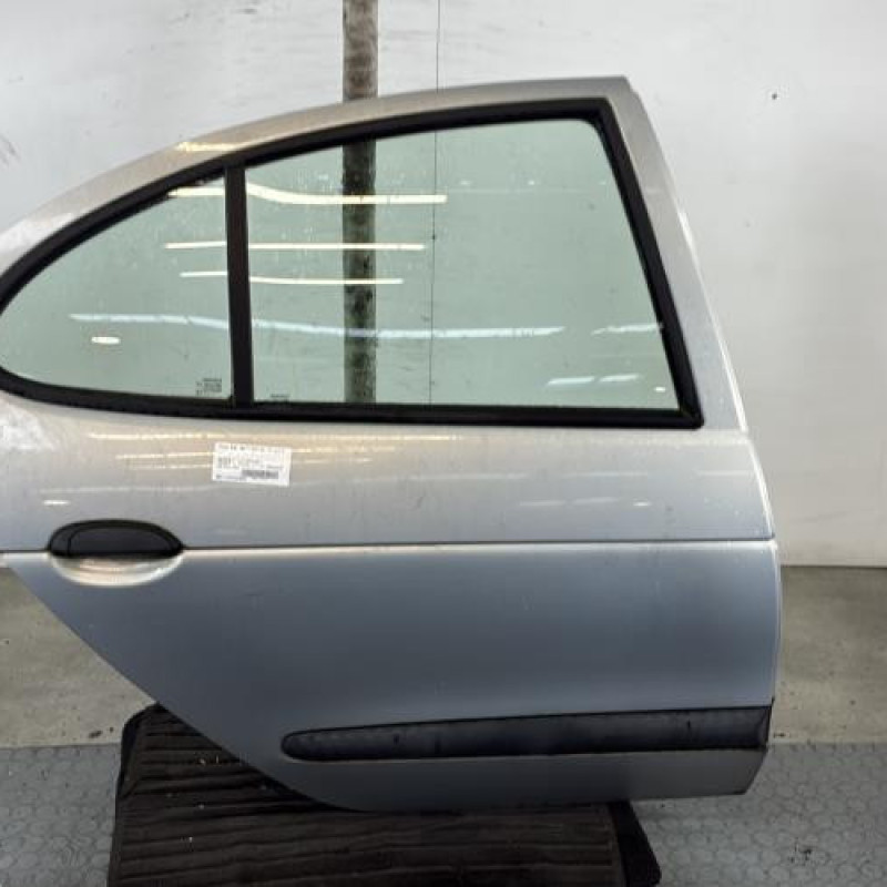Porte arriere droit RENAULT MEGANE 1 Photo n°1