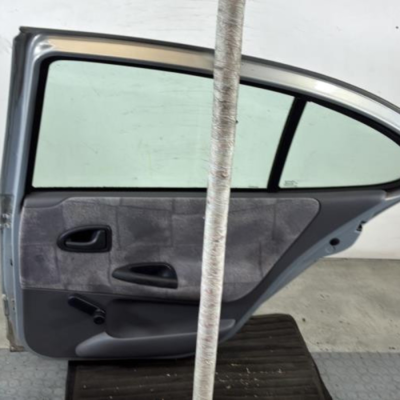 Porte arriere droit RENAULT MEGANE 1 Photo n°6