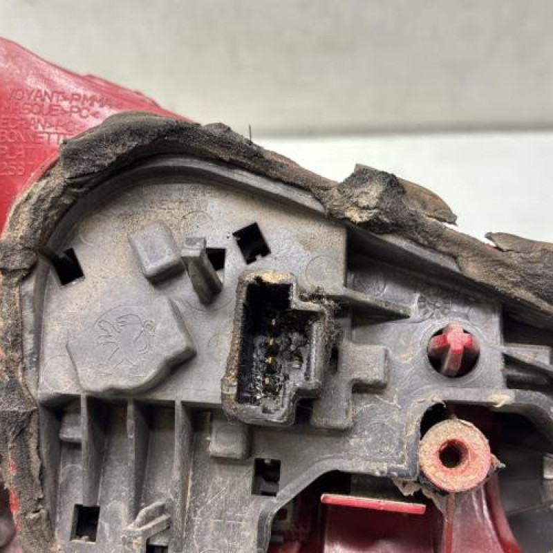 Feu arriere secondaire droit (feux) PEUGEOT 607 Photo n°4