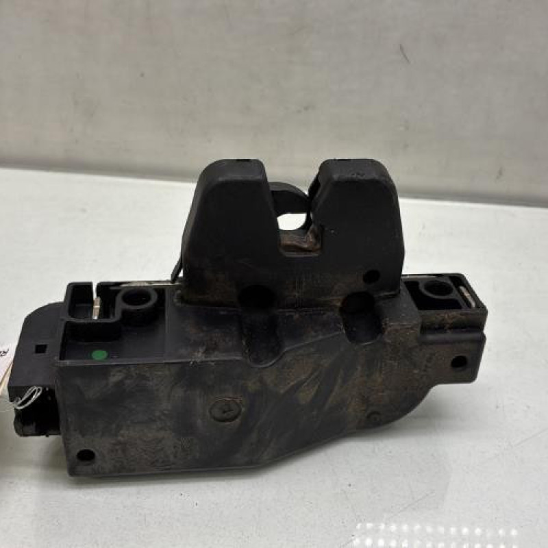 Serrure de coffre PEUGEOT 607 Photo n°3