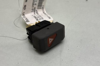 Bouton de warning RENAULT CLIO 1 Photo n°1