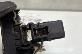 Serrure avant droit RENAULT CLIO 1