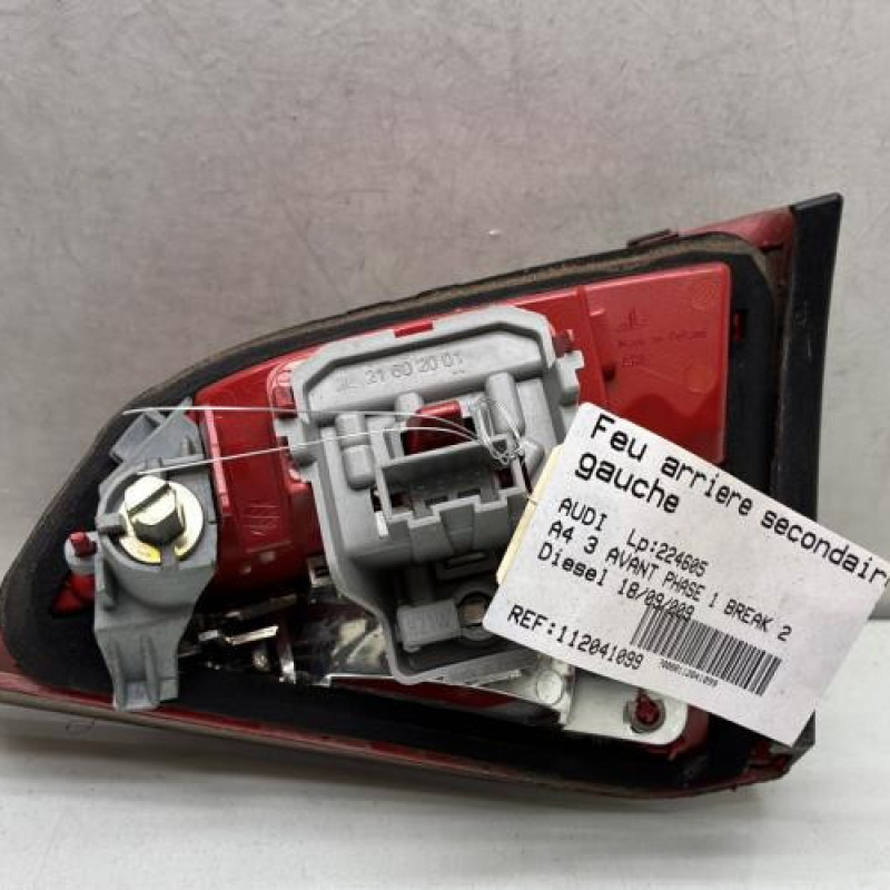 Feu arriere secondaire gauche (feux) AUDI A4 3 Photo n°3