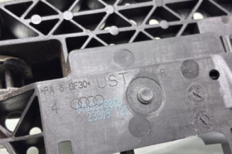 Poignee porte arriere droit AUDI A4 3