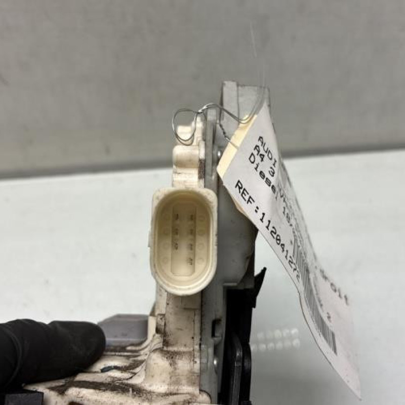 Serrure arriere droit AUDI A4 3 Photo n°3