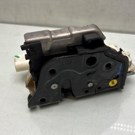 Serrure arriere gauche AUDI A4 3 Photo n°1