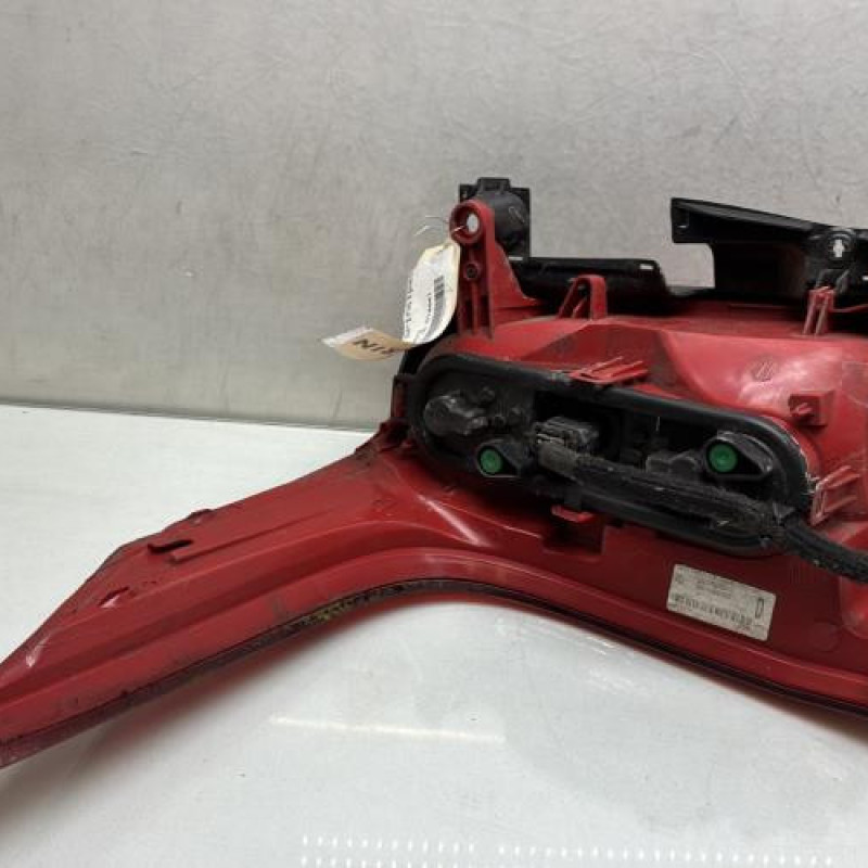 Feu arriere principal droit (feux) PEUGEOT 5008 1 Photo n°3